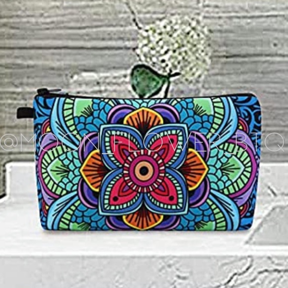 Ⓜ️SOLDⓂ️ Boho Mandala Makeup Cosmetic Bag Rainbow Flower - Picture 4 of 8